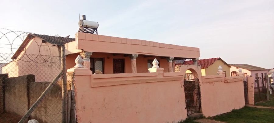 2 Bedroom Property for Sale in Kwa Nobuhle Eastern Cape